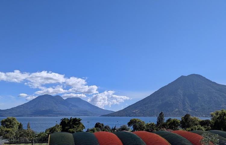 Lago Atitlán: Magische Dörfchen am See umgeben von Vulkanen