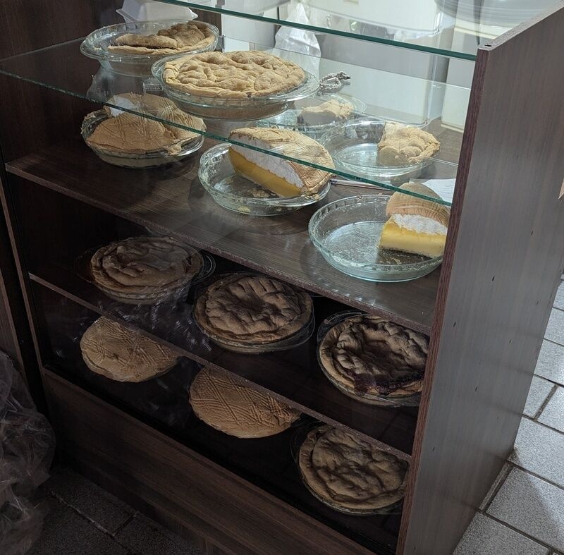 Die verschiedenen Pies im Angebot. Wir kamen zweimal hierher, weils so gut war!