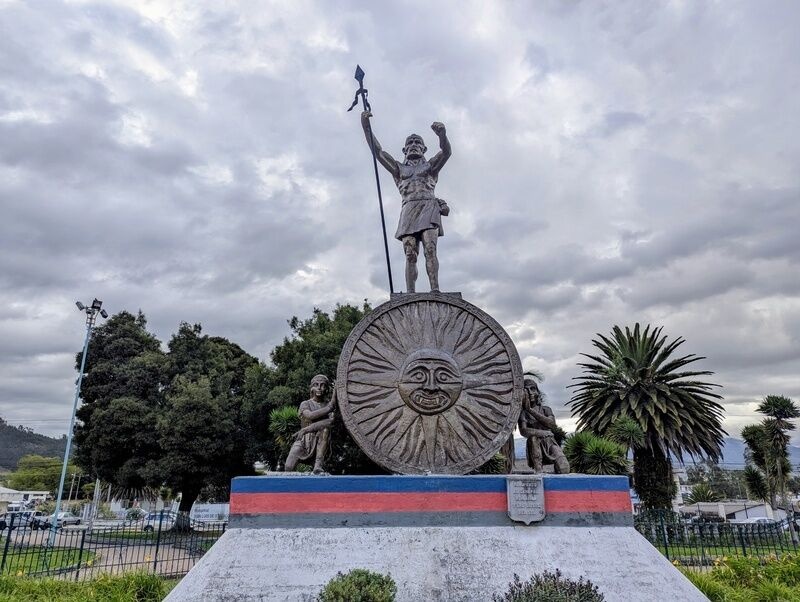 Als Entschädigung eine Bronze Statue in Otavalo.
